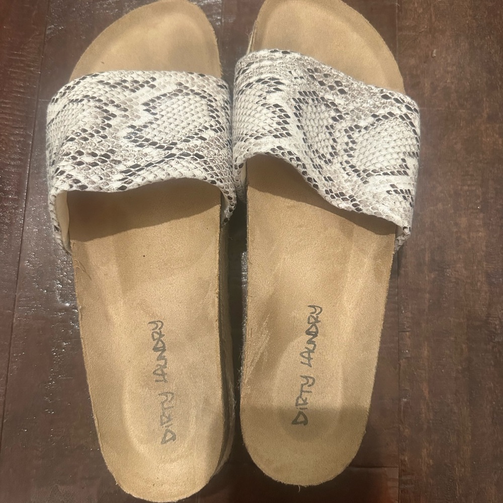Dirty Laundry Women's Black and White Snake Slide Sandals